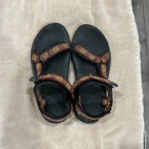 Women’s Size 8 Teva Sandals